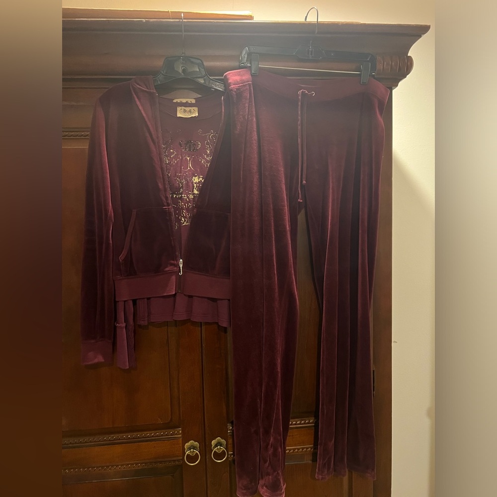 Juicy great condition burgundy set